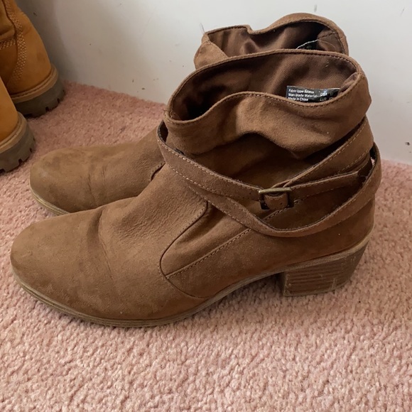 American Eagle booties size 10 - Picture 3 of 3